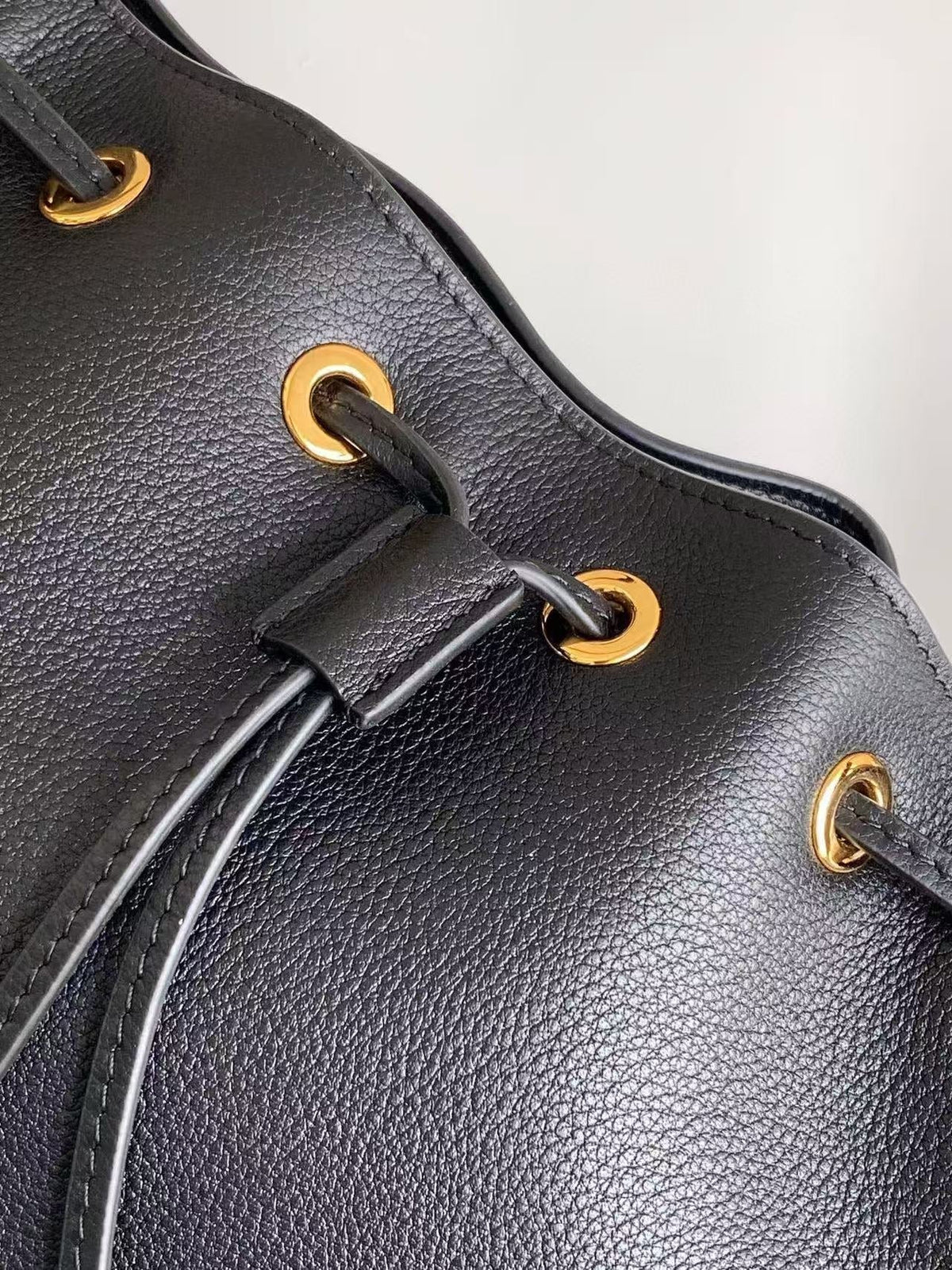 Darling mini leather bucket bag