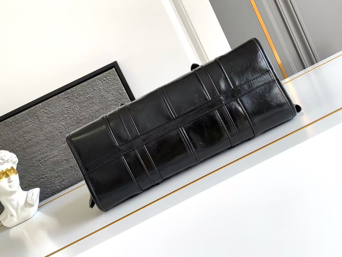 Medium Leather Shoulder Bag