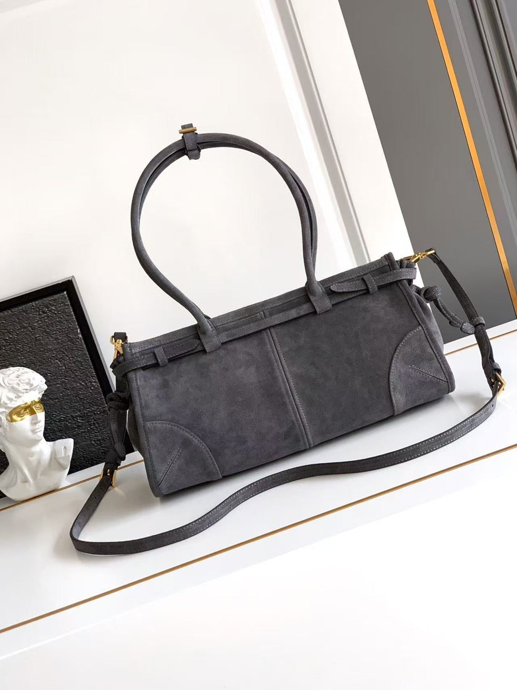 Bonnie medium leather handbag