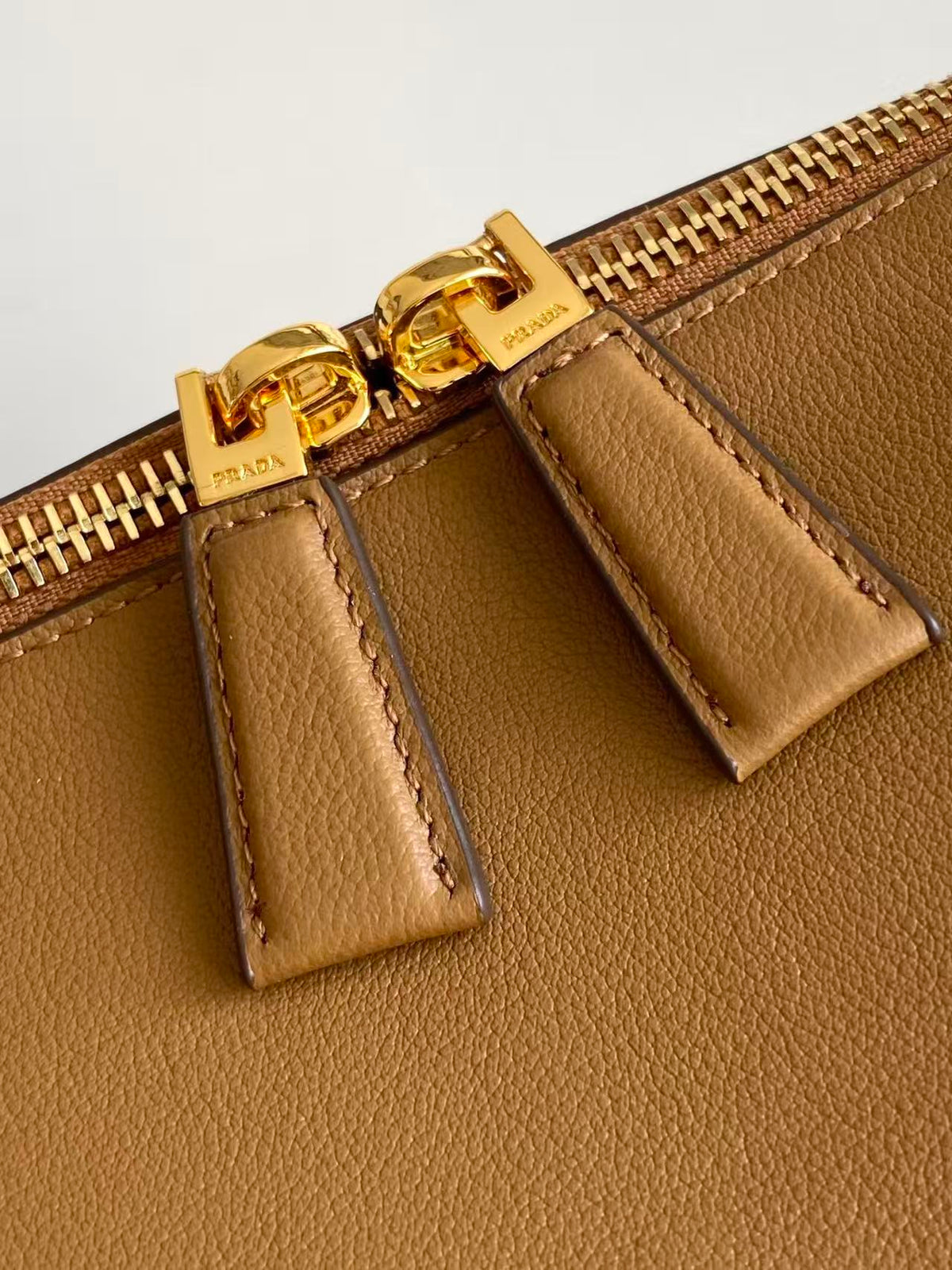 Darling medium leather shoulder bag