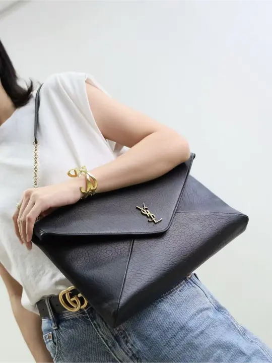 LE CASSANDRE series envelope chain clutch