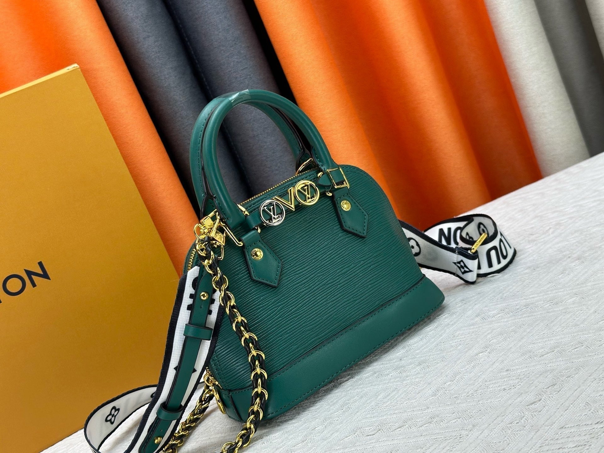 Alma BB Shell Bag