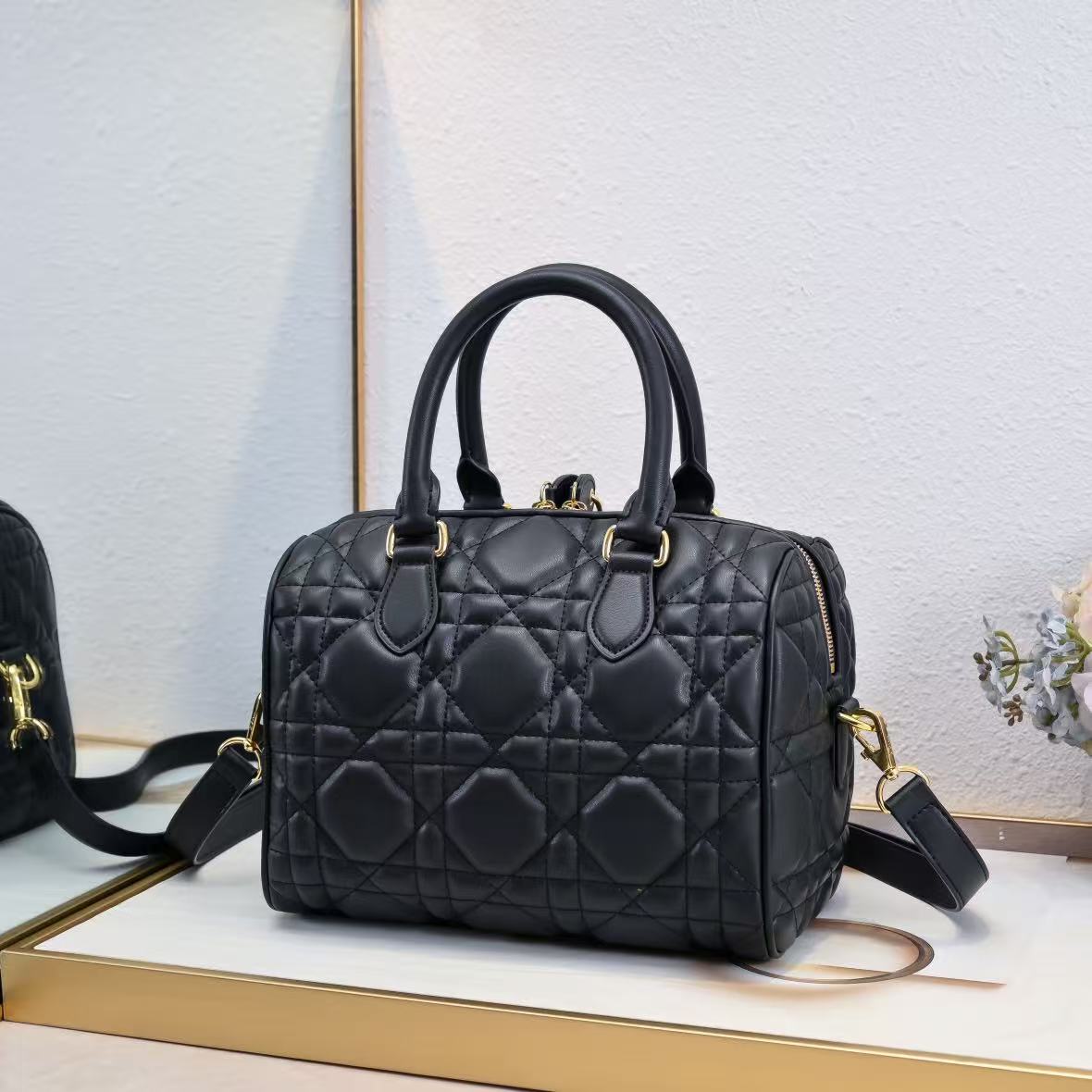 Groove 25 handbag