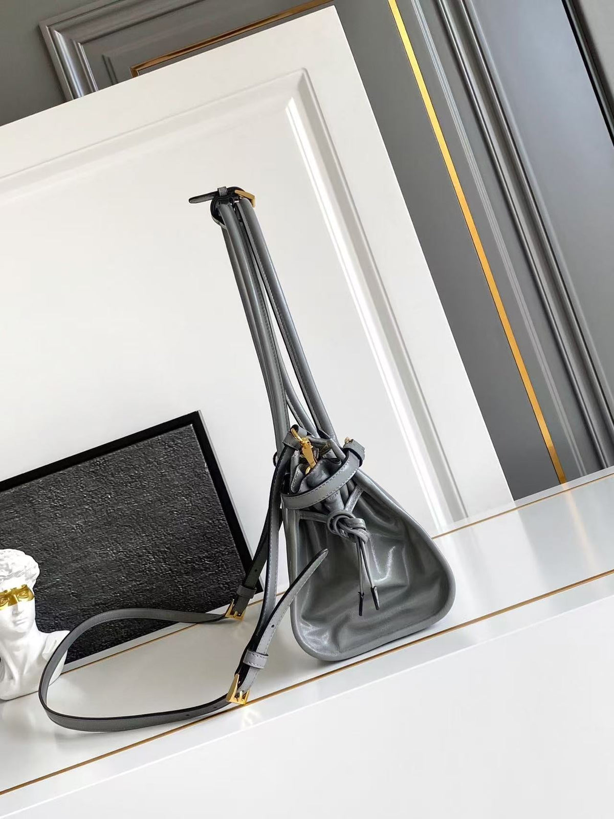 Bonnie medium leather handbag