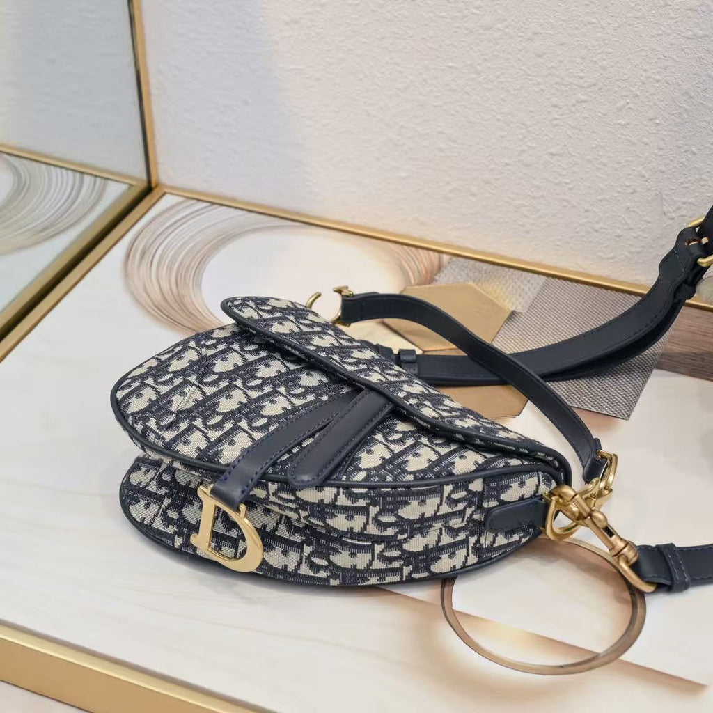 Grained Lether Saddle Bag