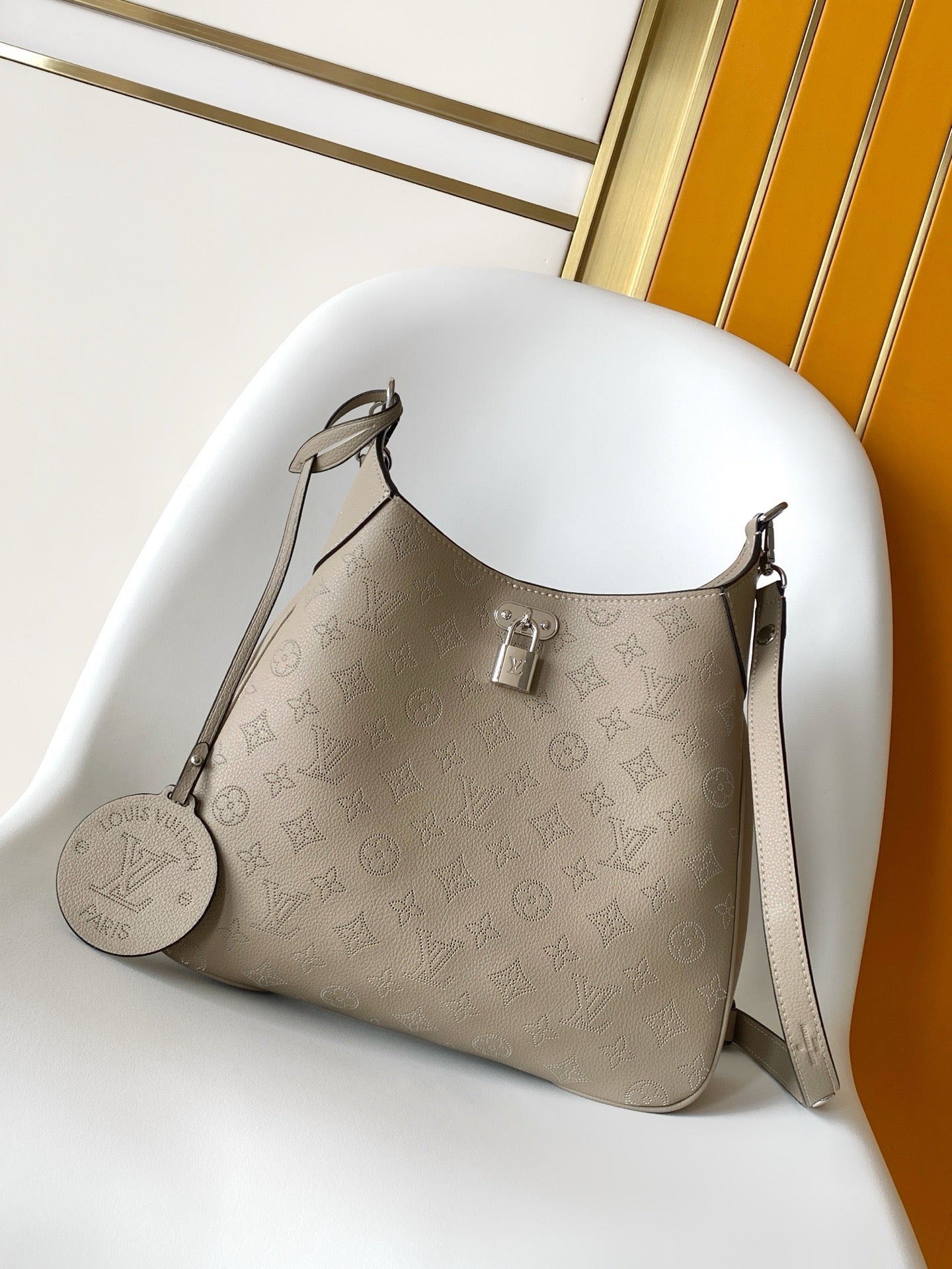Light-colored embossed leather shoulder bag series