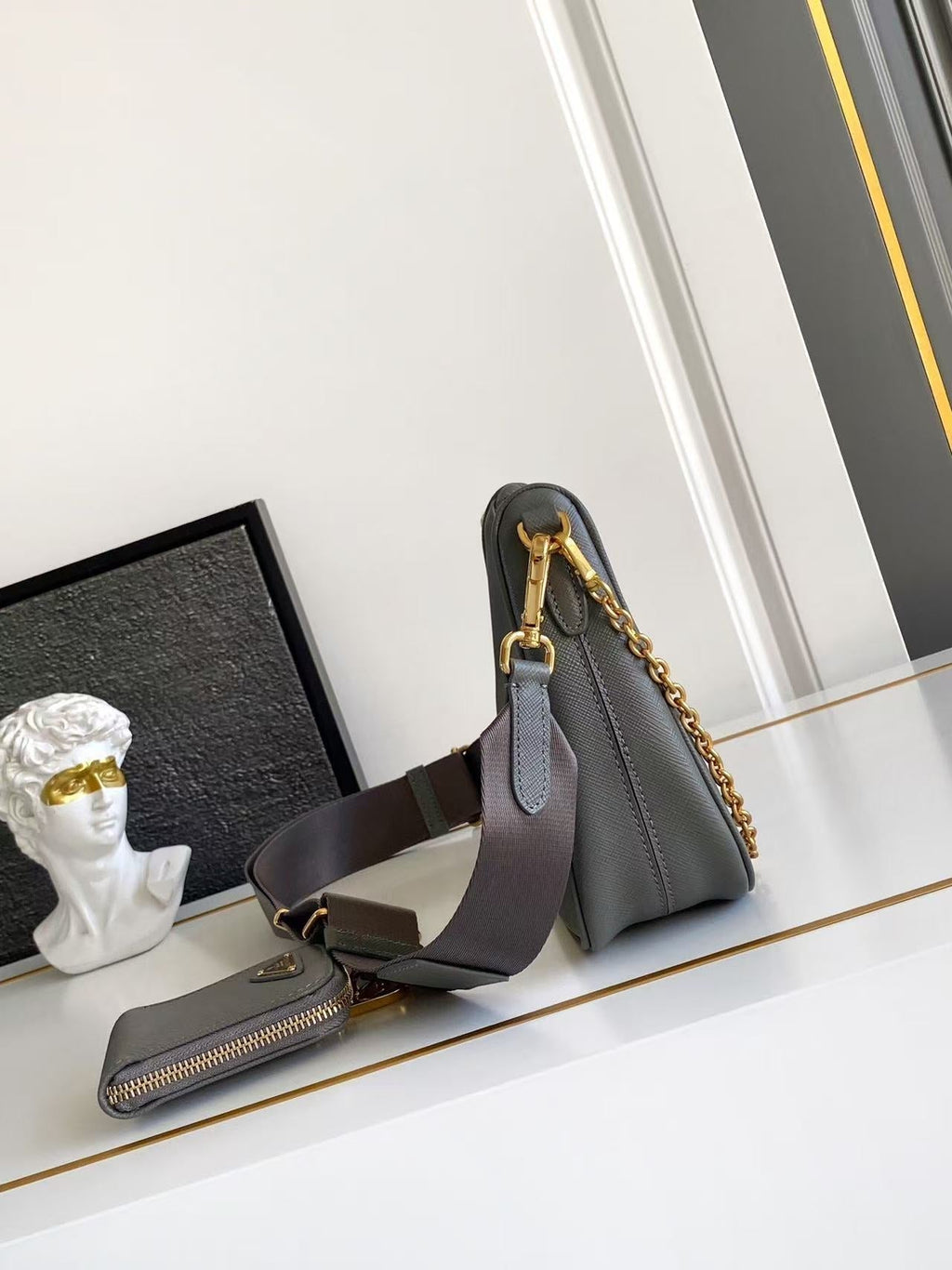 Saffiano Leather Re-Edition Shoulder Bag