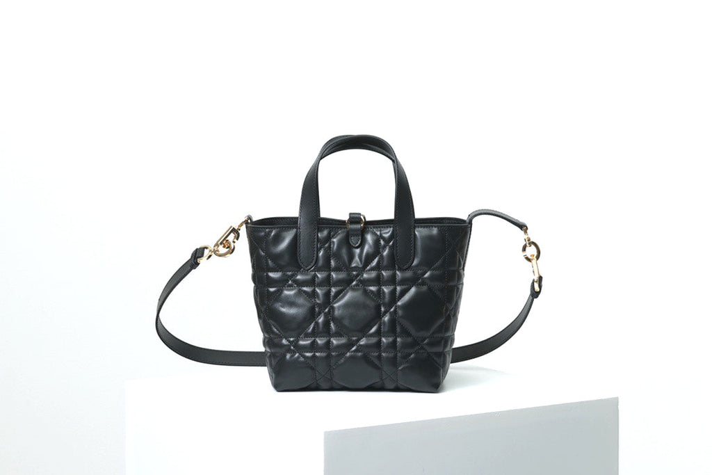 2026 Toujours Black Vertical Tote Bag M2835OSNW_M900