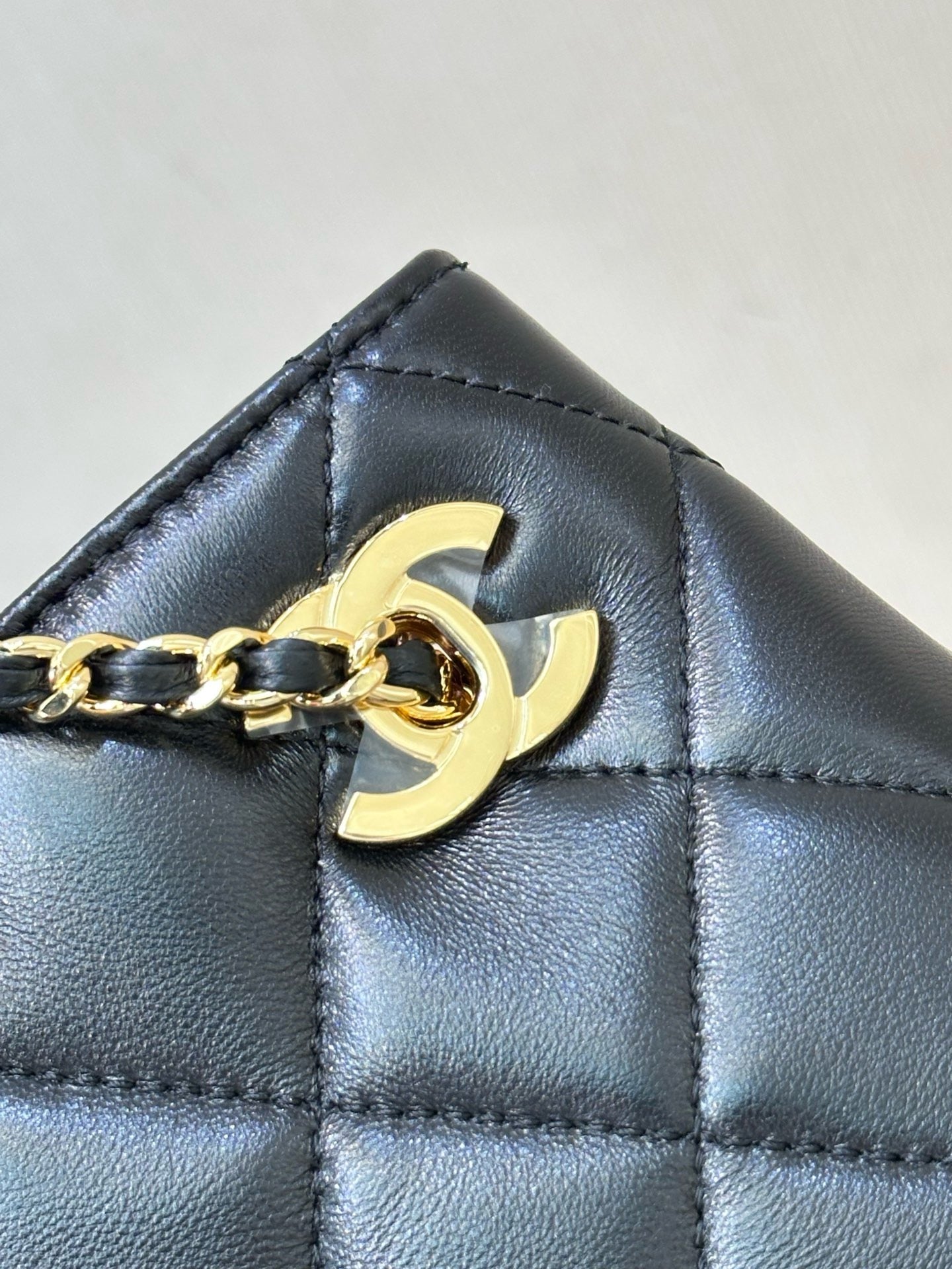 2026 Spring/Summer Collection Classic Small Tote Bag in Black Diamond-Quilted Lambskin AS6248 B24030 94305