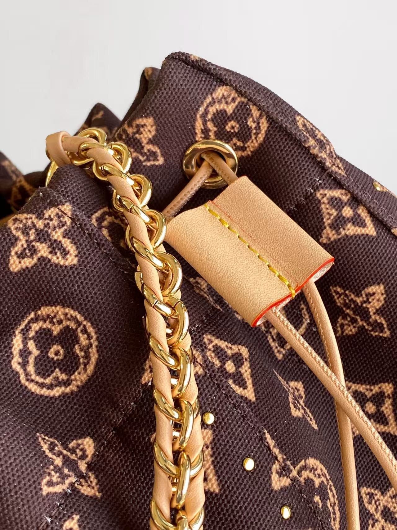 2026 Brown Classic Monogram Noé Trunk Bag M28103